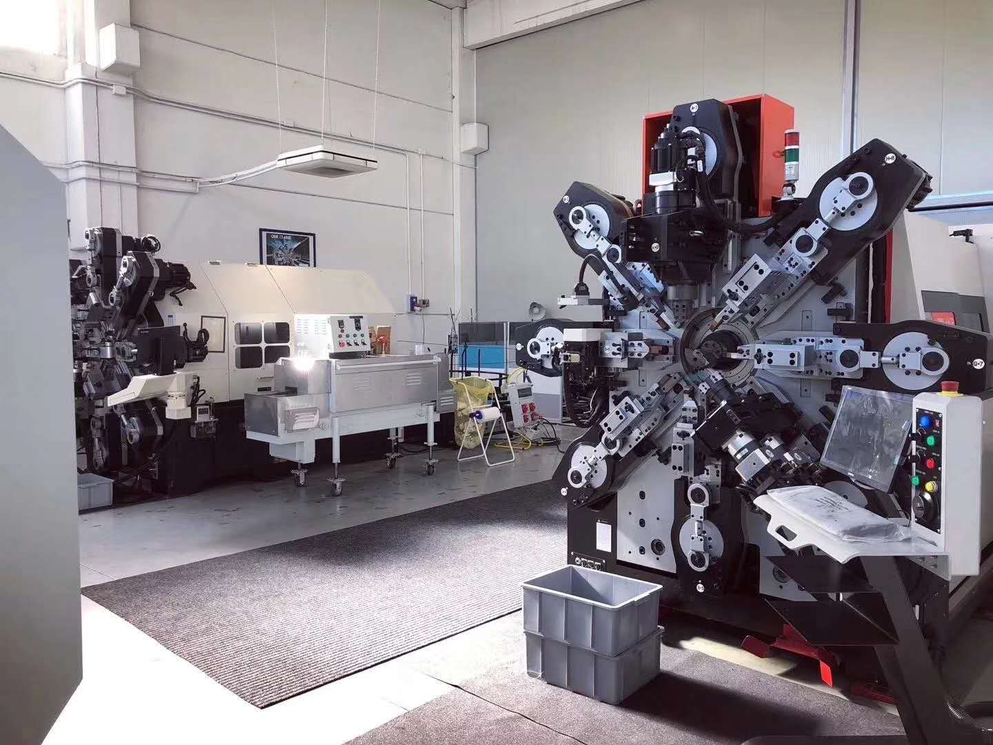 彈簧設(shè)備展示